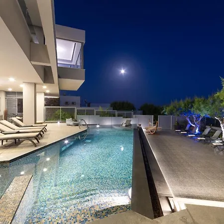 Seafront Luxury Moonlight In South East Crete With Breathtaking Views Makrýgialos
